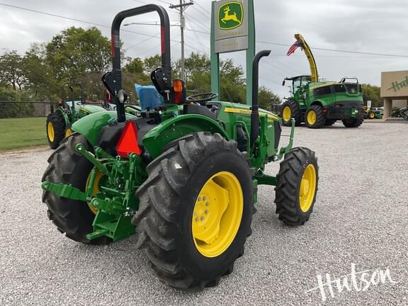 Image of John Deere 5067E equipment image 4