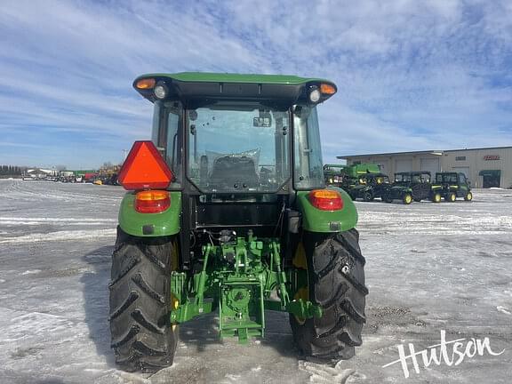 Image of John Deere 5067E equipment image 4