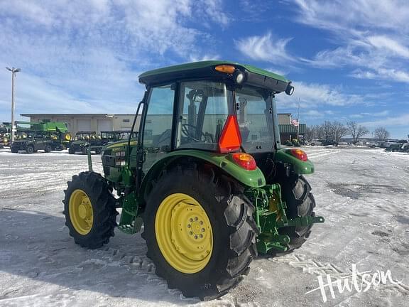 Image of John Deere 5067E equipment image 3