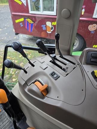 Image of John Deere 5067E equipment image 2