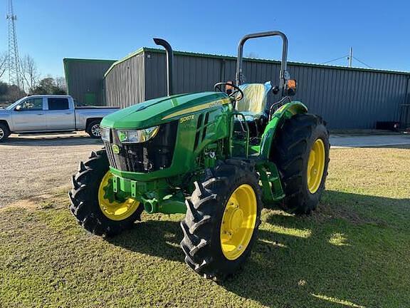 Image of John Deere 5067E equipment image 4