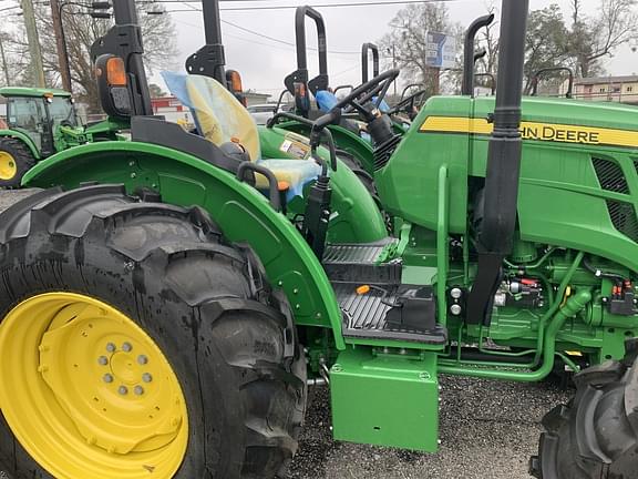 Image of John Deere 5067E equipment image 2