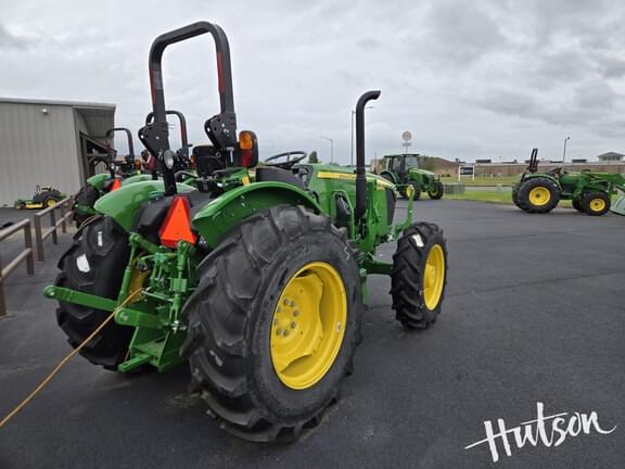 Image of John Deere 5067E equipment image 4