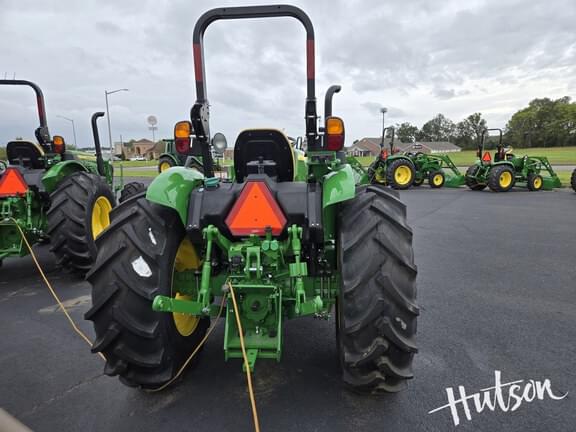Image of John Deere 5067E equipment image 2