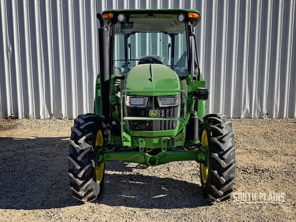 Image of John Deere 5067E equipment image 2