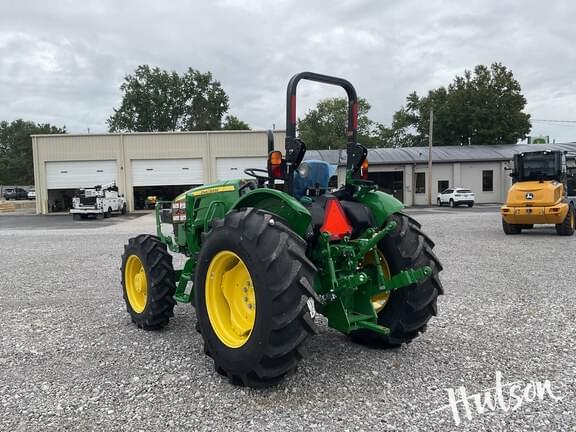 Image of John Deere 5067E equipment image 3