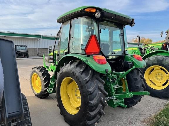 Image of John Deere 5067E equipment image 3