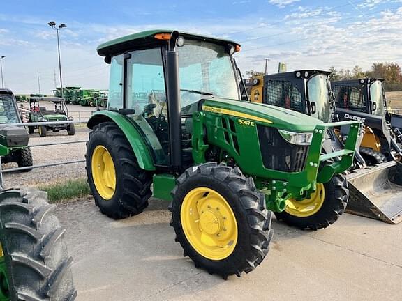 Image of John Deere 5067E equipment image 1