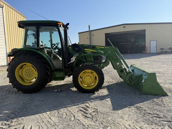 Image of John Deere 5067E equipment image 1