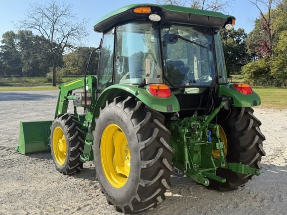 Image of John Deere 5067E equipment image 4