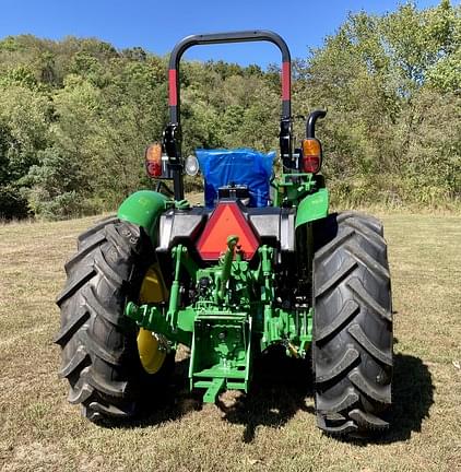 Image of John Deere 5067E equipment image 3