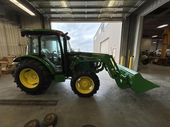 Image of John Deere 5067E equipment image 4
