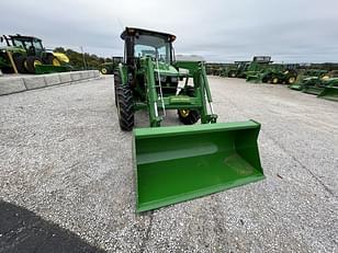 Main image John Deere 5075E 16