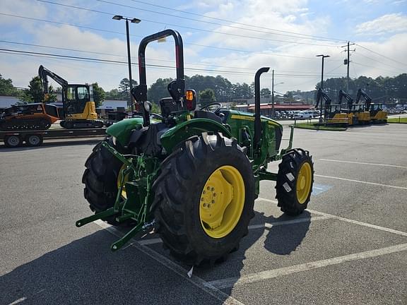 Image of John Deere 5075E equipment image 4