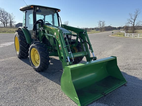 Image of John Deere 5075E equipment image 4