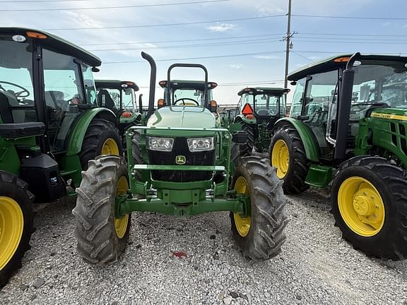 Image of John Deere 5075E equipment image 3