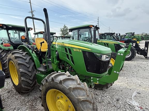 Image of John Deere 5075E equipment image 2