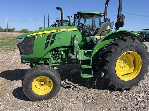 Image of John Deere 5075E Primary image