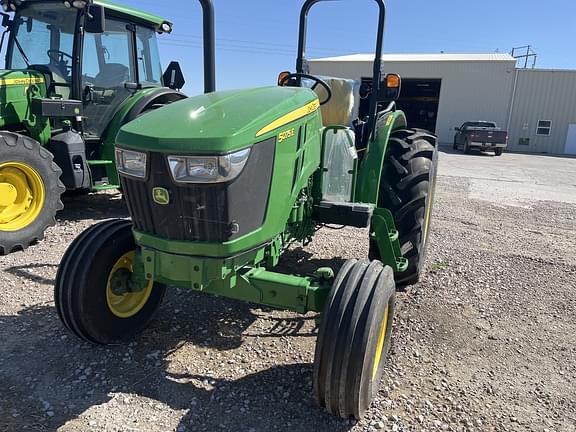 Image of John Deere 5075E equipment image 2