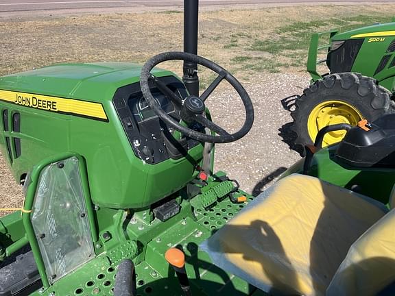 Image of John Deere 5075E equipment image 4