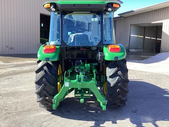 Image of John Deere 5075E equipment image 4