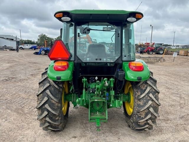 Image of John Deere 5075E equipment image 4