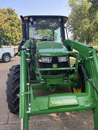 Image of John Deere 5075E equipment image 3