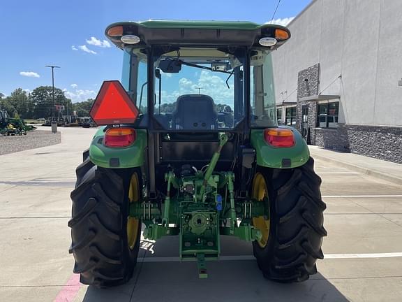 Image of John Deere 5075E equipment image 3