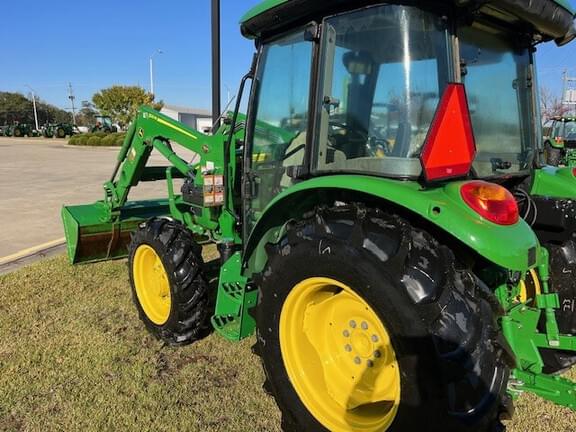 Image of John Deere 5075E equipment image 4
