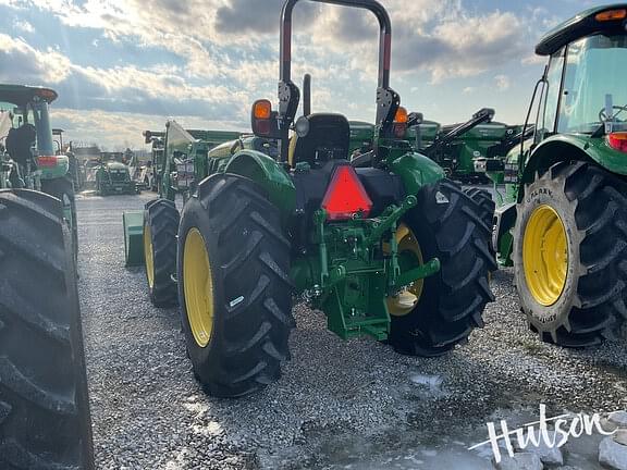 Image of John Deere 5075E equipment image 3