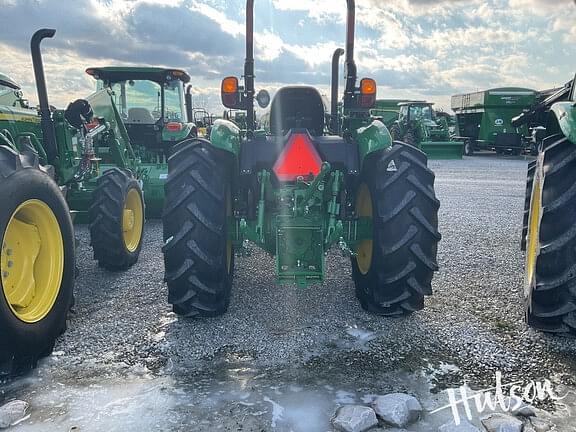 Image of John Deere 5075E equipment image 4