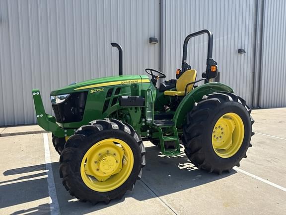 Image of John Deere 5075E equipment image 3