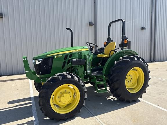Image of John Deere 5075E equipment image 4