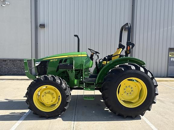 Image of John Deere 5075E equipment image 1