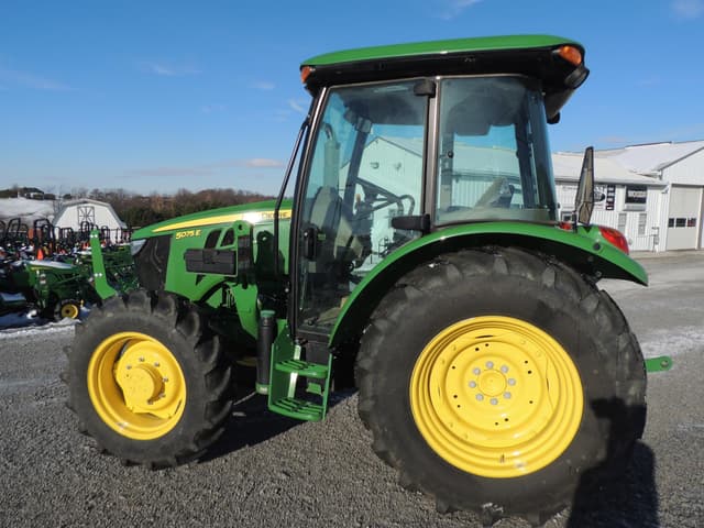 Image of John Deere 5075E equipment image 1