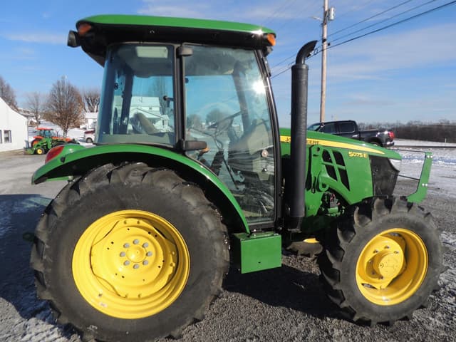 Image of John Deere 5075E equipment image 3