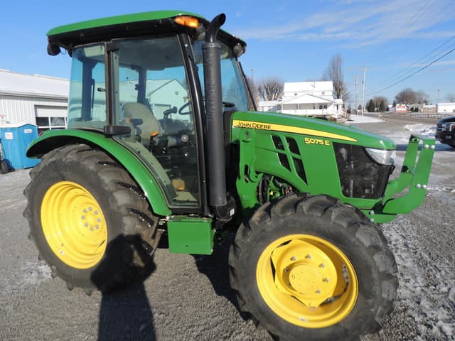 Image of John Deere 5075E equipment image 2