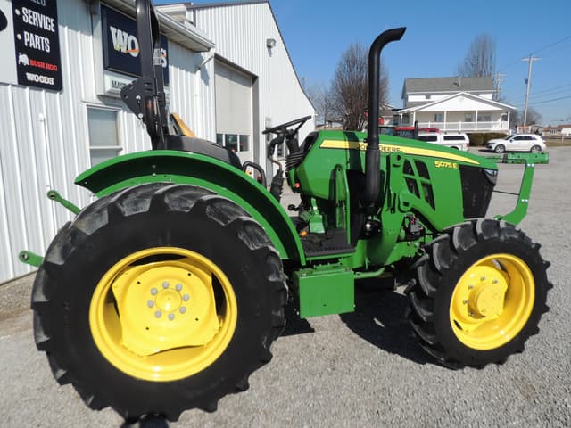 Image of John Deere 5075E equipment image 3