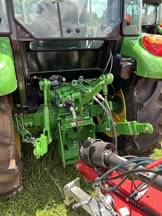 Image of John Deere 5075E equipment image 3