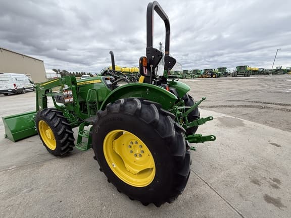 Image of John Deere 5075E equipment image 4