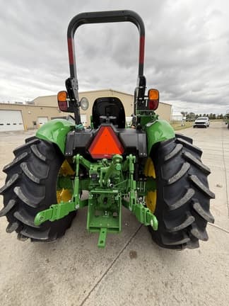 Image of John Deere 5075E equipment image 3