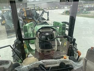 Main image John Deere 5075E 13