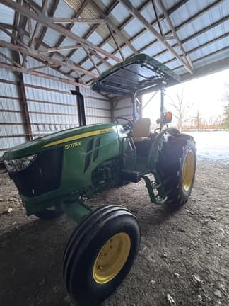 Image of John Deere 5075E equipment image 4