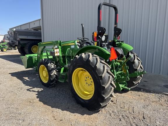 Image of John Deere 5075E equipment image 4