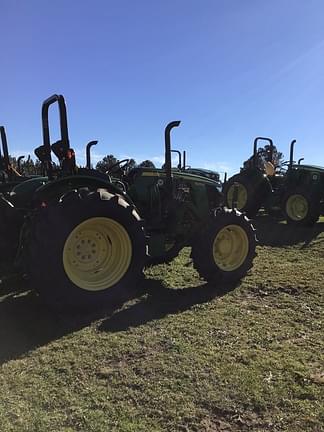 Image of John Deere 5075E equipment image 4