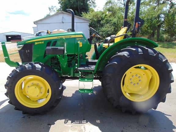Image of John Deere 5075E equipment image 1