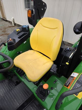 Image of John Deere 5075E equipment image 3