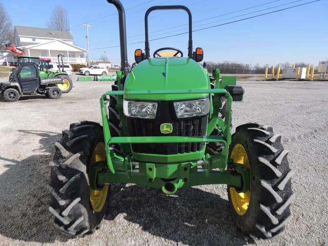 Image of John Deere 5075E equipment image 4