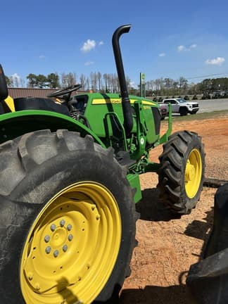Image of John Deere 5075E equipment image 3