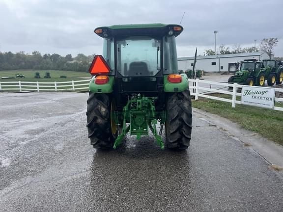 Image of John Deere 5075E equipment image 4
